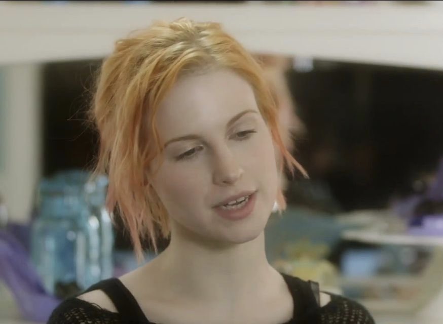 professionel Aggressiv terning alice SAW PARAMORE! 🇵🇪 on Twitter: "hayley williams without/with barely  makeup on: a thread 🌺 https://t.co/d1oRNQ8aVs" / Twitter
