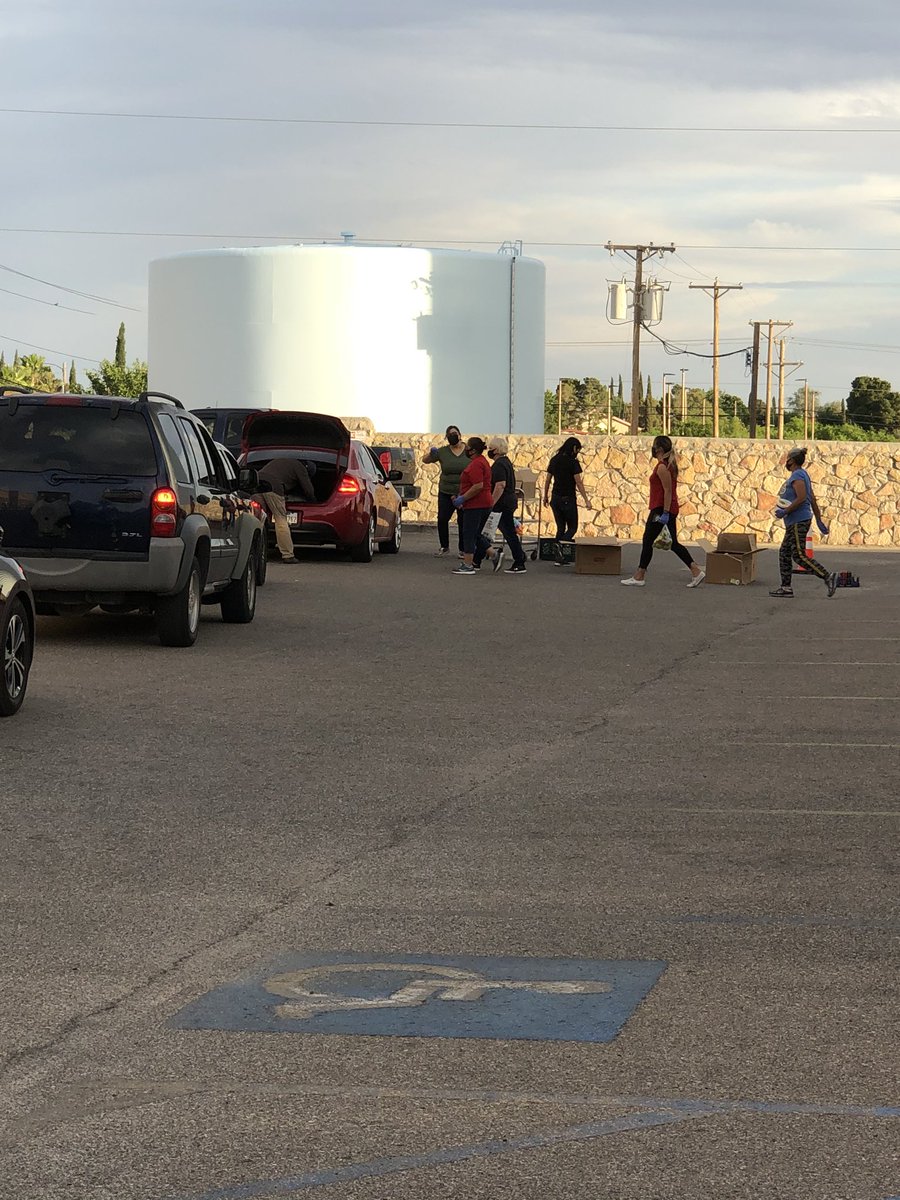 Today our church gave out over 90 boxes of food for people in need! @KarinaR59189815 #lovetohelpout #onedayatatime #QuarantineLife