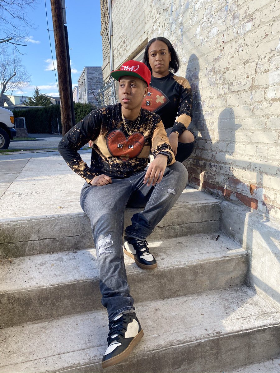 VivreLaVieCo's tweet photo. #shoplla #livinglifeapparel #lla #handbleached #red #gold #longsleeve #unisexapparel #cotton #brokensoulCollection #heart #streetwear #urban https://t.co/bWSBxO7qsp