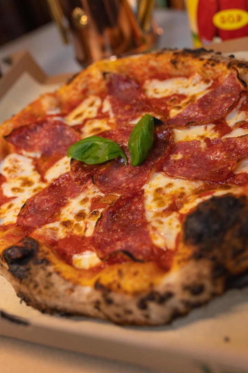 ianimperial's tweet photo. Back open for takeout Tonight...AUTHENTIC NEAPOLITAN PIZZA 📞 01744 739465 #pizza#beer#wine https://t.co/Pi8U65wn3s