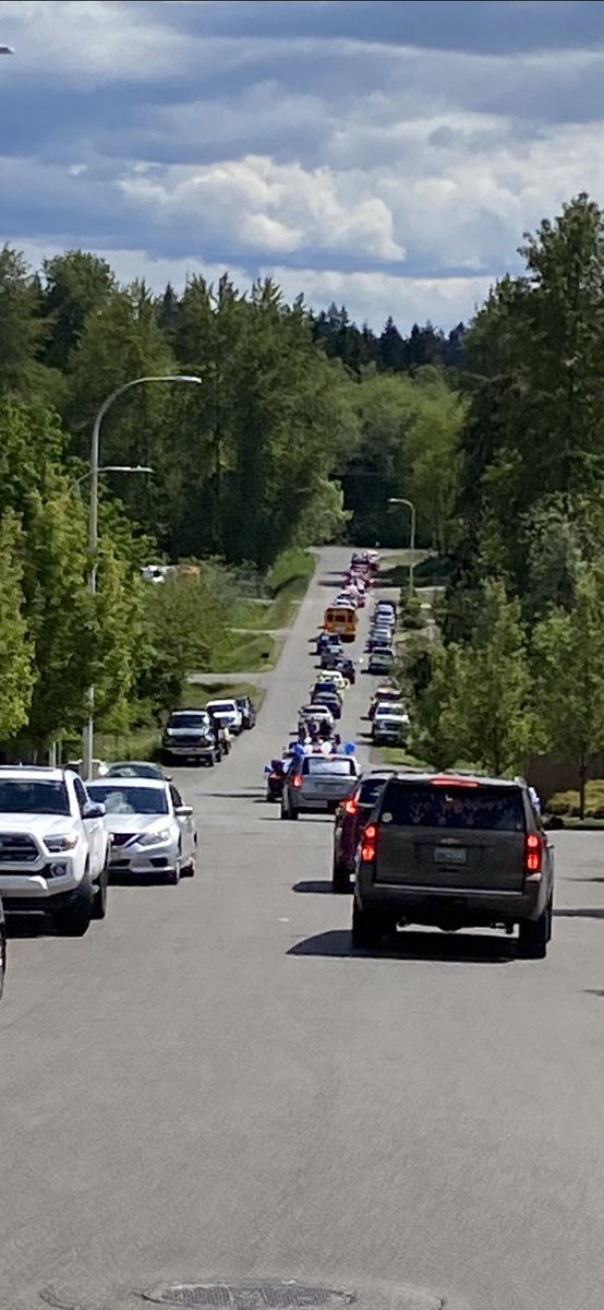PrincipalMTSE's tweet photo. What a day! What a parade! Go MTS! https://t.co/L1CbORKrMP