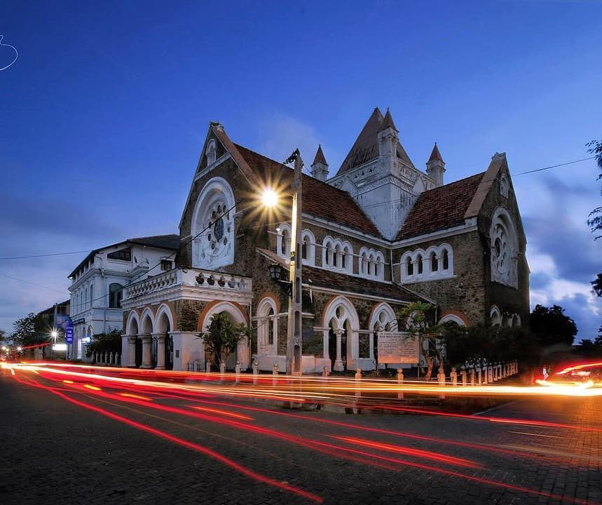 Tripavi1's tweet photo. Take a stroll around the old dutch fort in Galle you find this magnificent colonial packed All Saints church. Completed in the year 1871.
#stayhome #travellater #staysafe #whenyouareback
#galle #gallefort #allsaintschurch #dutchfort #srilanka #tripavi #travelwithtripavi https://t.co/klyEPGyQic