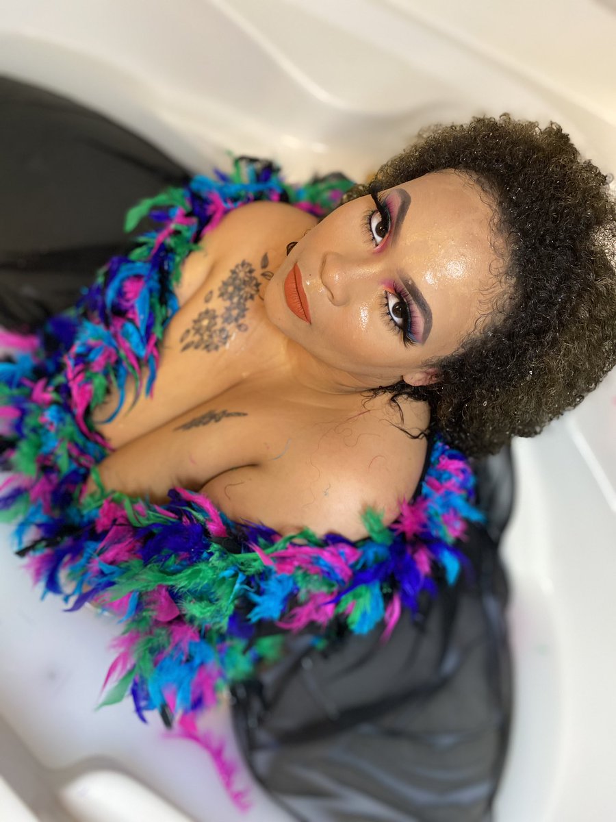 coco_smiles0225's tweet photo. So I have a milk bath set on my onlyfans. 🖤

https://t.co/XceLIrf4yH https://t.co/D7xcZ7CwK4