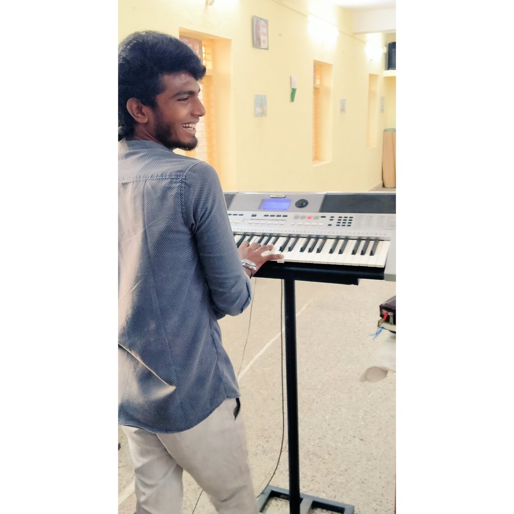 Travisvr46's tweet photo. #keyboard #Smile #StayHomeSaveLives https://t.co/5OspWc01wr