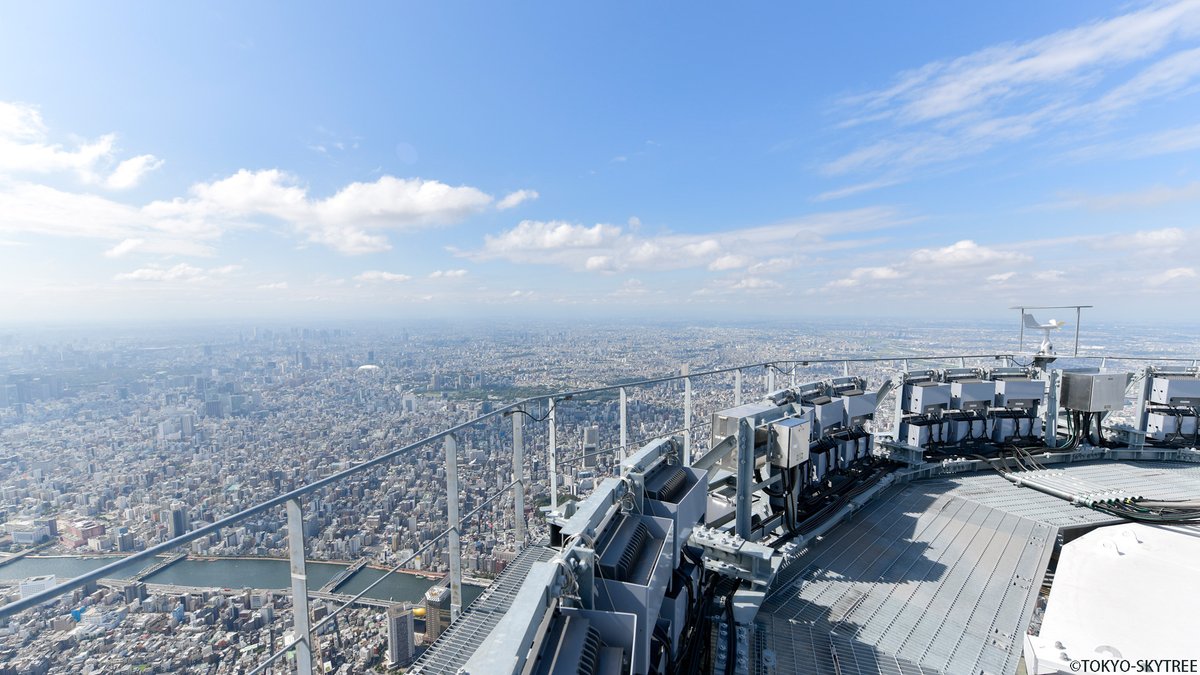 スカイツリー Tokyo Skytree おうち時間を豊かに Web会議やオンライン飲み会でもスカイツリー気分を 普段絶対に行くことの出来ない頂上634mからの景色と 大迫力の見上げた鉄骨 是非使ってくださいね バーチャル背景