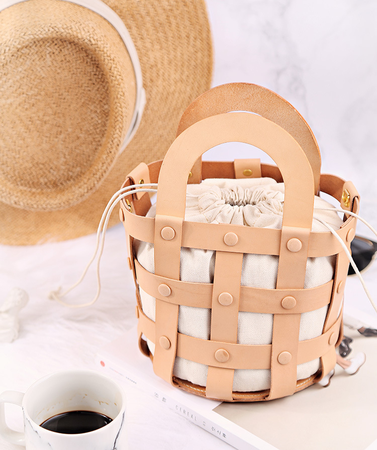 bagshersale5's tweet photo. 2020 Hot Original Handmade Retro Niche Leather Crossbody Bucket Bag
https://t.co/ugmoWqAbDR https://t.co/5D3o7MqIxX