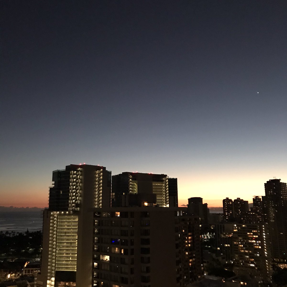 MihoRiddle's tweet photo. ไปๆฅใไธๆฅใใใใจใ๐
Stay safe Hawaii and get better soon ๐
#sunset
#ใใฏใค
#ใใใซใซ
#ใฏใคใญใญ
#ใคใใฝใฉ
#้็ฉบ
#ๅฝ้็ตๅฉ
#ๆ่ฌ
#ใใใใจใ
#hawaii
#hawaiilife
#waikiki
#honolulu
#love
#appreciate
#findrhc https://t.co/Qw5dG6j4HY