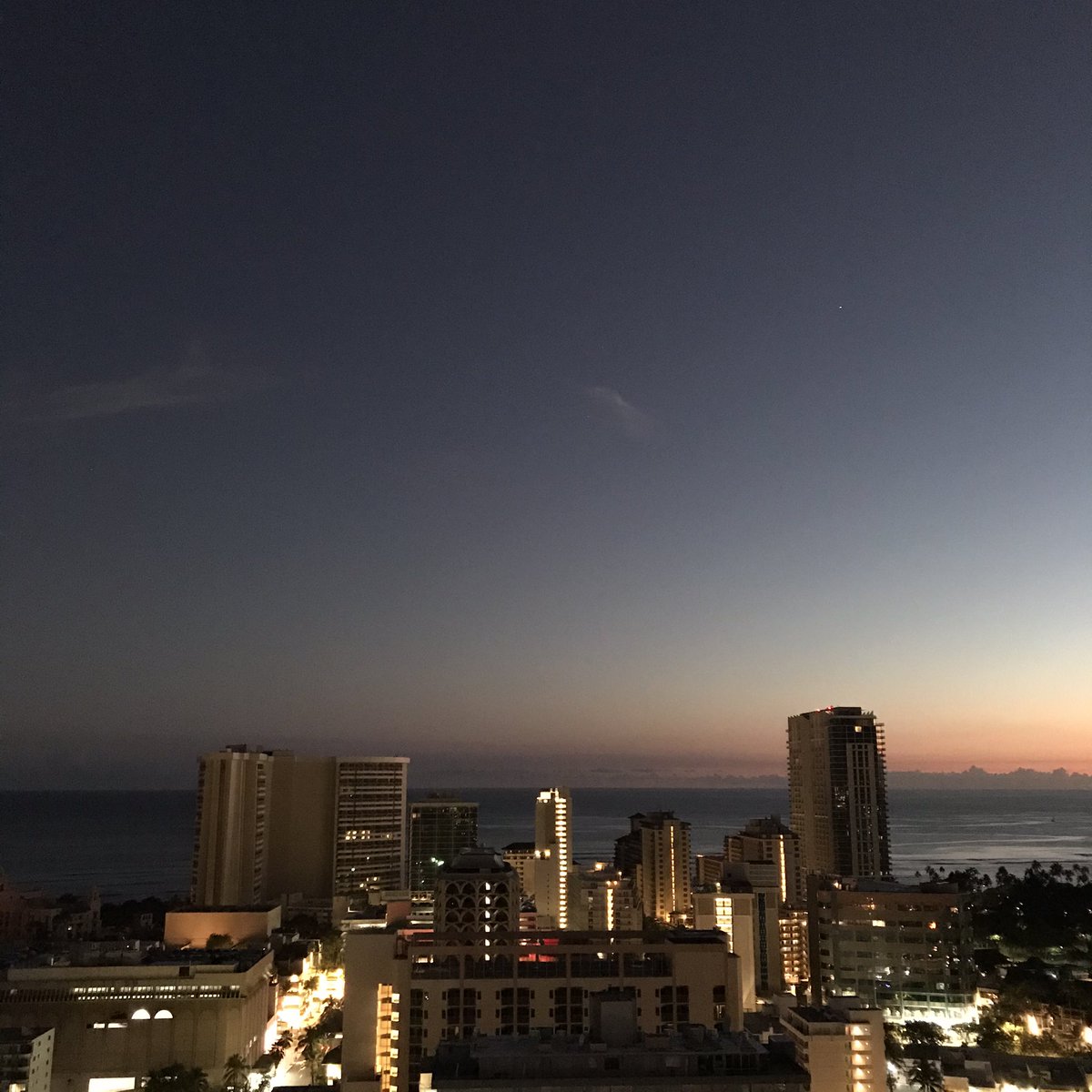 MihoRiddle's tweet photo. ไปๆฅใไธๆฅใใใใจใ๐
Stay safe Hawaii and get better soon ๐
#sunset
#ใใฏใค
#ใใใซใซ
#ใฏใคใญใญ
#ใคใใฝใฉ
#้็ฉบ
#ๅฝ้็ตๅฉ
#ๆ่ฌ
#ใใใใจใ
#hawaii
#hawaiilife
#waikiki
#honolulu
#love
#appreciate
#findrhc https://t.co/Qw5dG6j4HY