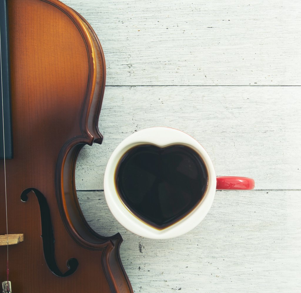 ClassicFM's tweet photo. Start your Friday in the most relaxing way: sipping a freshly brewed coffee as Classic FM keeps you company... ☕️🎶

Join @TimLihoreau now, followed by @johnsuchet1 from 9am to listen. https://t.co/RPWYPdeRBe