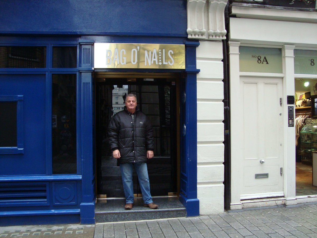 moodyman1956's tweet photo. #OnThisDay 15th May 1967 #PaulMcCartney #TheBeatles #FabFour met #LindaEastman at the Bag O'Nails club in Kingly Street #Soho #London. Me outside in 2013
@PaulMcCartney @ToursBeatles @BeatlemaniaUK @BeatlesRadio
@thebeatles #BagONails #KinglyStreet https://t.co/krm1M2p4md