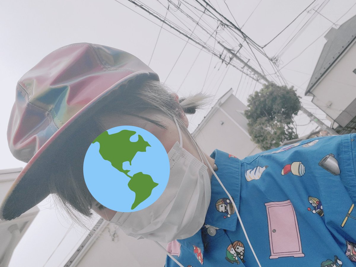 やまだマーチ ドラえもんグラニフシャツと未来マーティーキャップでタイムマシンコーデ