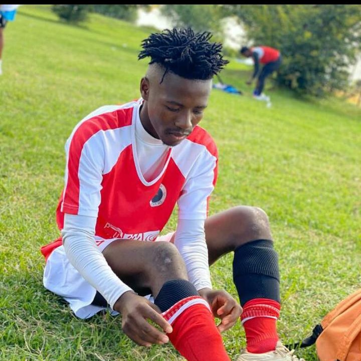 marover2013's tweet photo. Another Rover is growing today 🥳🥳 Happy birthday to Xolani '15. May you have a blessed and wonderful day🥳🥳🎉🎊🎁🎁🎂🎂 https://t.co/T5gIgiV8hD