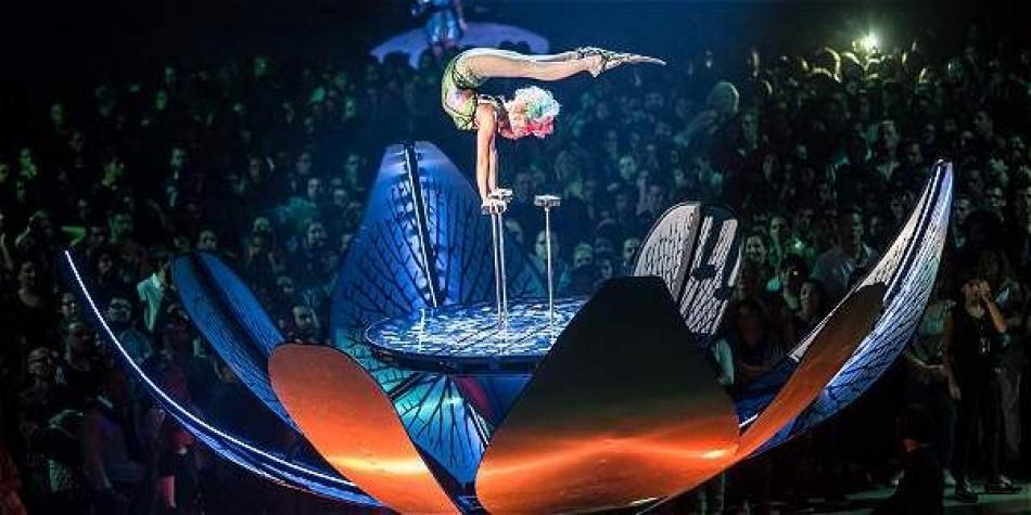 ELTIEMPO's tweet photo. El Circo del Sol, desde casa y en realidad virtual✨. La magia de este famoso circo canadiense también se puede ver desde especiales gratuitos. Le contamos más detalles ➡️ https://t.co/hXxuSvnhTm https://t.co/hgIE0mHBZS