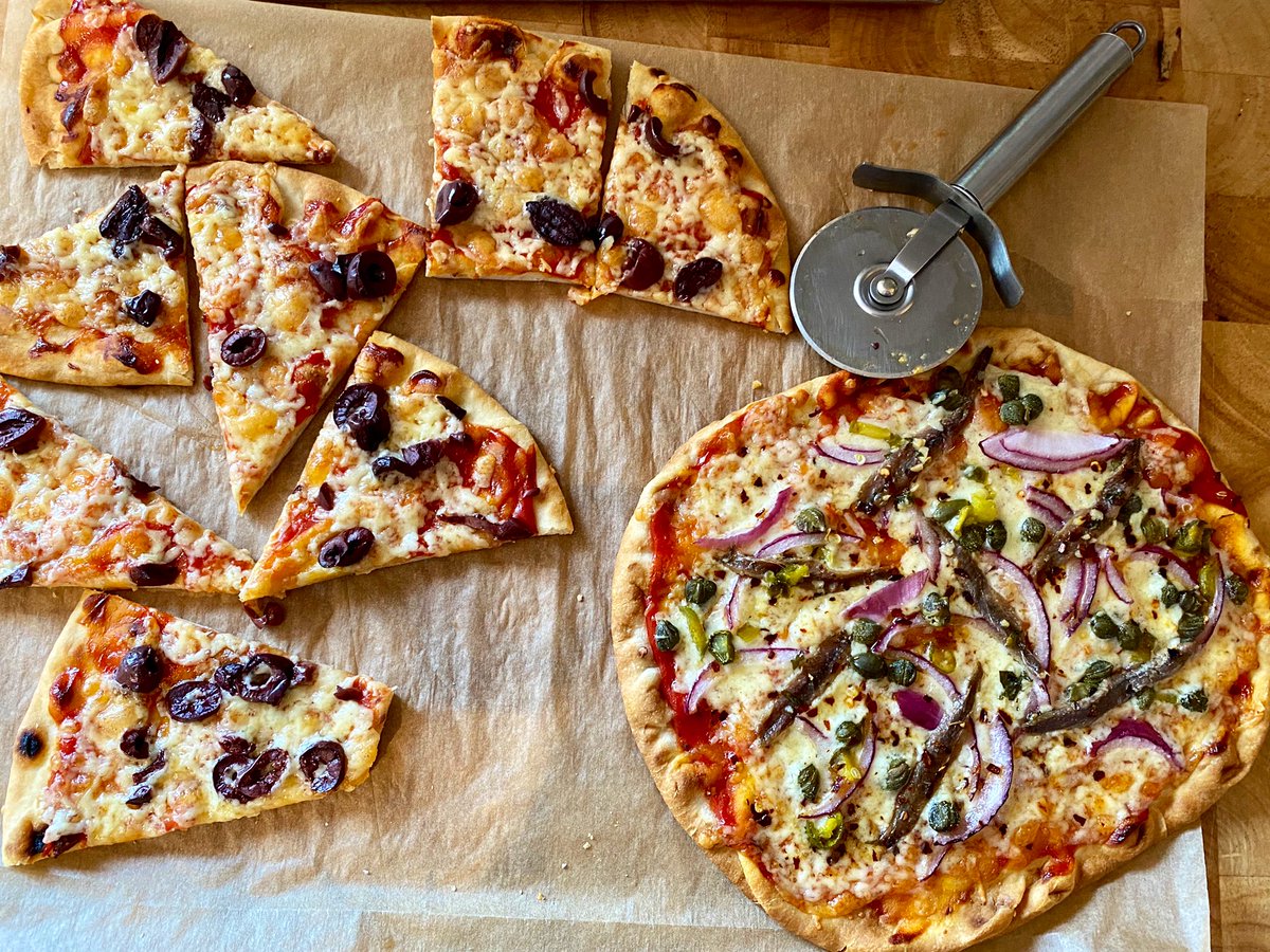 JackAlmo__'s tweet photo. Sandwi on the go /// Thursday night making vip pizzas with the kid’s “eat better, feel better “ #bristolfood #pizza #takeaway #kitboxes https://t.co/HDL15IDYQk