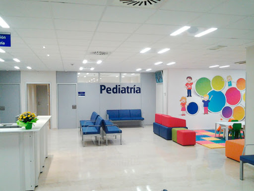 HMHOSPITALES's tweet photo. 🚨Recomendaciones Servicio de Pediatría🏥
Consultas de baja exposición COVID
Acudir con mascarilla y un sólo adulto
Con fiebre y/o síntomas respiratorios ➡ atendidos en Urgencias
Los 👶 pequeños que no toleren mascarilla ➡ permanecer en el carrito o en brazos del acompañante https://t.co/Fp53Tgpdiw