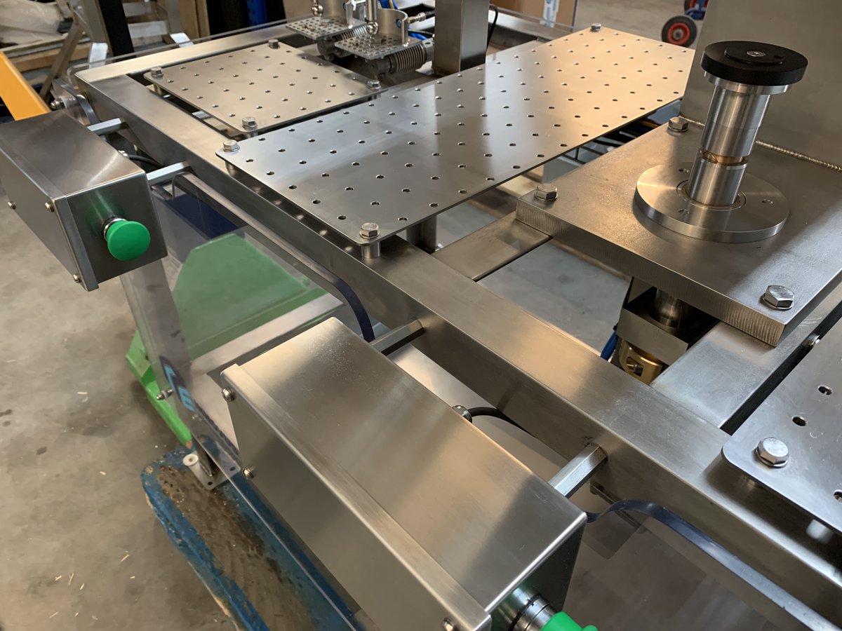 CanSeamers's tweet photo. We design our machines to EHEDG guidelines for optimum hygienic integrity. Here, on our CF10, we use open framework and spaced apart surfaces to make it easy for cleaning.
#Canning
#InnovusEngineering https://t.co/CneYiDzUKA