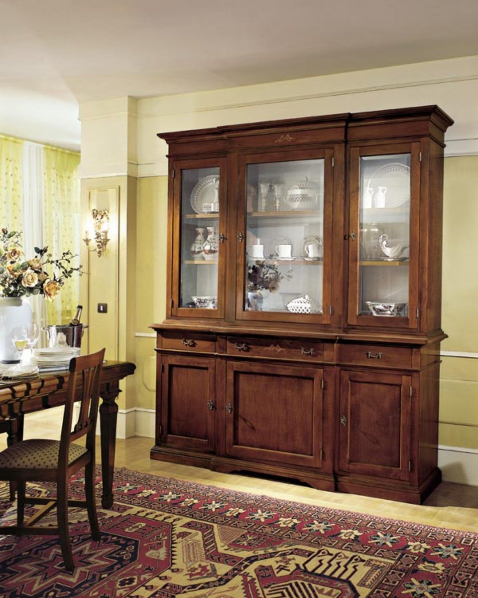 ziliomobili's tweet photo. #CollezioneVICTORIA: l’esaltazione dello #stileclassico #MADEINITALY.
#VICTORIAcollection: the exaltation of the #classicstyle #MADEINITALY.
@ziliomobili #table #tavolo #walnut #noce #handcrafted #artigianale #diningroom #saladapranzo #sideboard #credenza #showcase #cristalliera https://t.co/5iPQ3bxUga