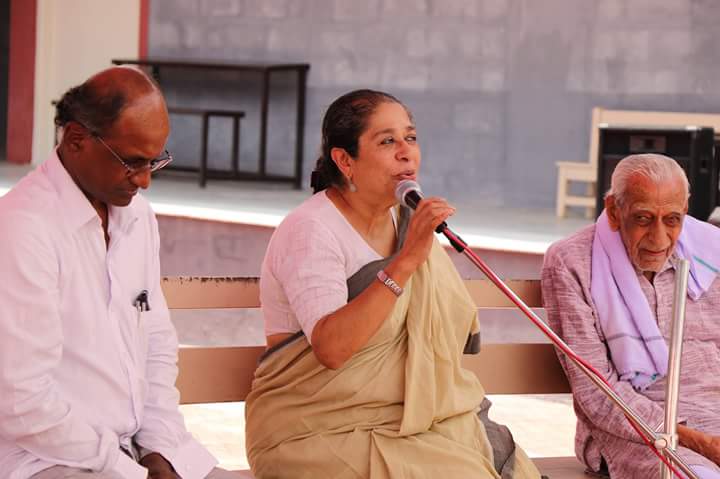 ragikanasanthe's tweet photo. THREE years for @ragikanasanthe
#Gramsevasangh with #HulkulTrust started this to bring up a #CulturalHub
Yes, its a local market, its cultural center, its training center, its a bridge to connect city folks to #ConstructiveWork
:
#ragikana https://t.co/r1QoWYYr4B