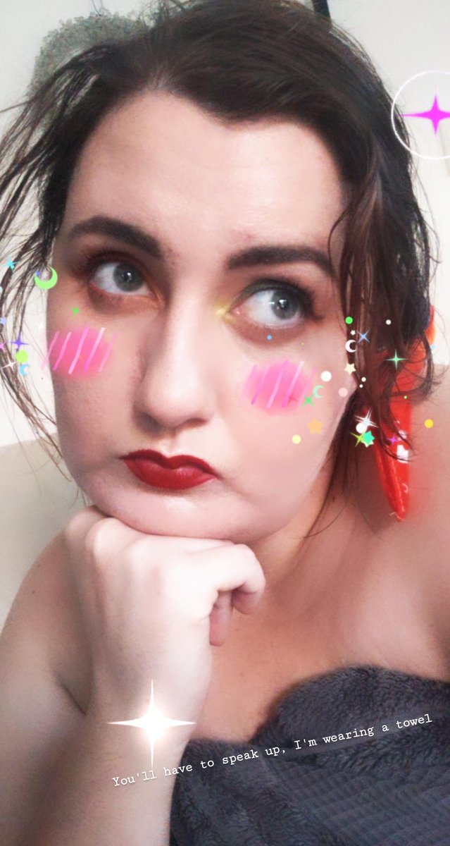 holly 💩 tweet media