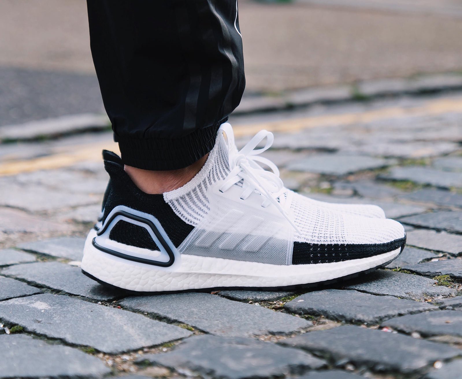 Men's ultraboost 19 panda hot sale