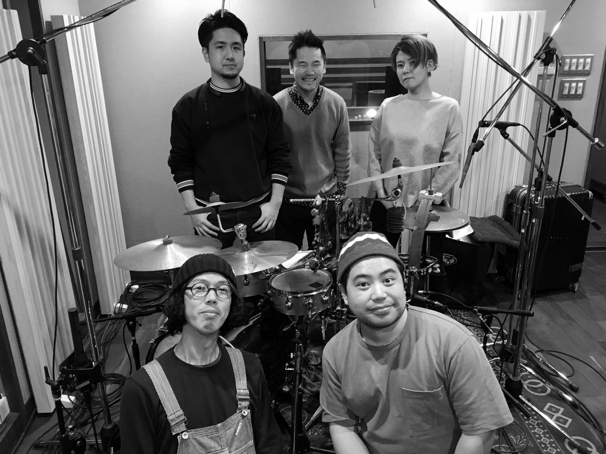 HarmonicaCreams's tweet photo. また、オンラインショップでCD購入の支払いと共にお心添えを送って下さる方も多く、この場にて深く感謝を申し上げます。今後もバンドを、そして各ミュージシャン���生活を続けていく為の貴重な資金として蓄えさせて頂きます。
有難うございます。
#ハモニカクリームズ #pvain #オンラインショップ https://t.co/QqWqvs5ioJ