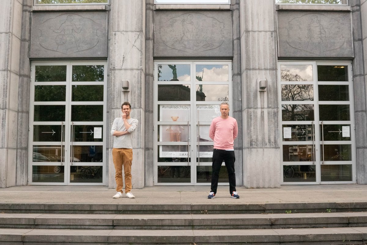Otto-Jan Ham en <a href="/Stijnvdvoorde/">Stijn Van de Voorde</a> bezochten een unieke tentoonstelling in <a href="/SMAKGent/">S.M.A.K.</a>. Tijdens de coronapandemie! Ik mocht op 1,5 meter volgen met een camera. Dit is hun eerste reactie. youtube.com/watch?v=ZuyXI9….