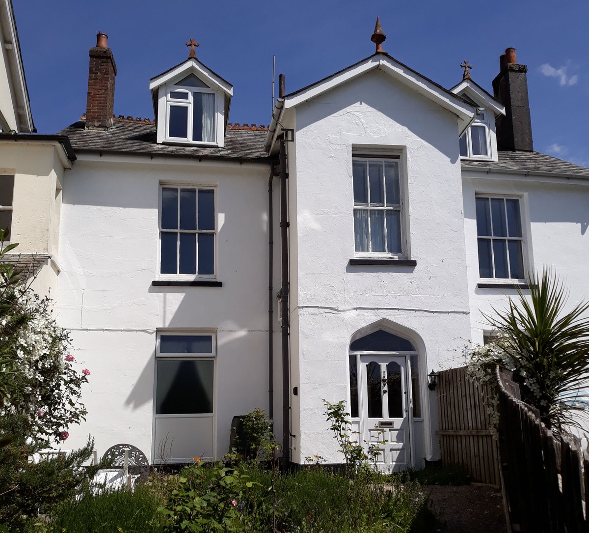 MansbridgeLtd's tweet photo. Self contained maisonette for sale in Whitchurch, Tavistock.  3 bedrooms, far reaching views, south west garden, parking. On market for £285,000.  No Onward Chain. Contact us on 01822 612345 for more information. https://t.co/Y47wNvLZlL