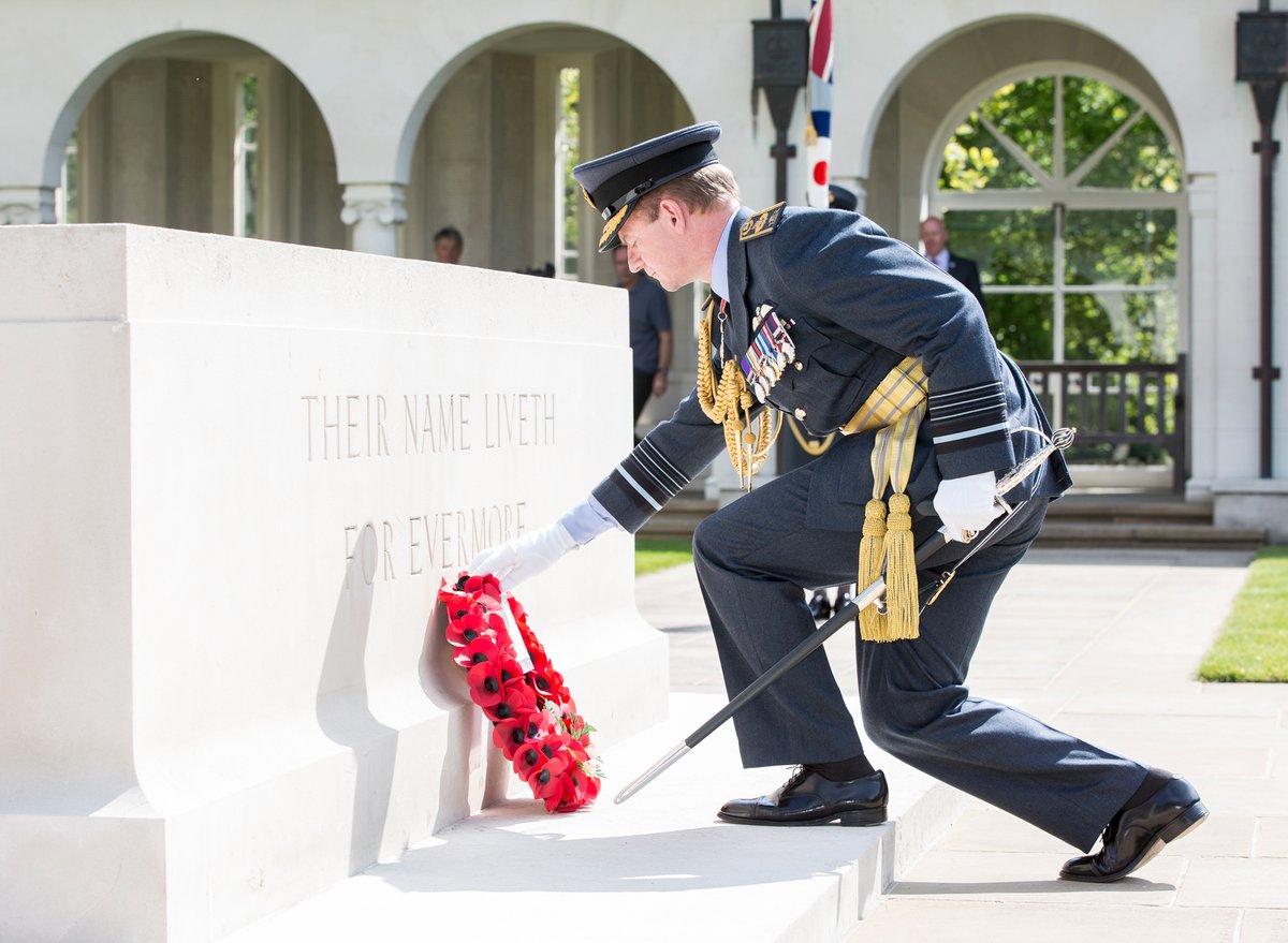 RoyalAirForce's tweet photo. The RAF has worked with @ForcesNews to deliver a virtual memorial service to honour the men &amp; women from the Commonwealth Air Forces who died during WWII and have no known grave.

Join us for the service here: https://t.co/r8cTp8cWuH

More info: https://t.co/rtydSaetjK https://t.co/ED1RDv6CJd