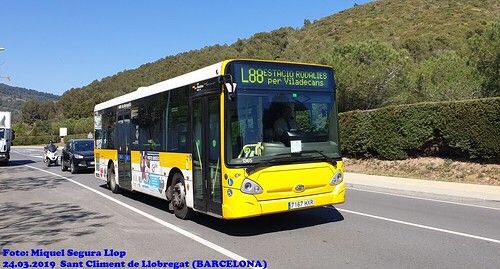 santcliment's tweet photo. Entrega de mascaretes a L88 de #santcliment a #viladecans : avui i dilluns estarem repartint mascaretes pels viatgers del bus. L’horari de repartiment serà des de les 6:45 fins les 12:20 o fins que s’esgotin mascaretes (@diba @govern #gobierno ) https://t.co/kvCTYDgNKA
