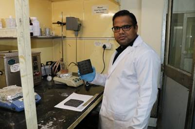 MIB_India's tweet photo. .@IndiaDST INSPIRE faculty from Bhopal develops lightweight carbon foam that can replace lead batteries. 

The carbon foam will also be cost-effective for the removal of arsenic, oil, and other metals from contaminated water: https://t.co/zpyu3h748A

#StayHome https://t.co/ATkAGtS0nq