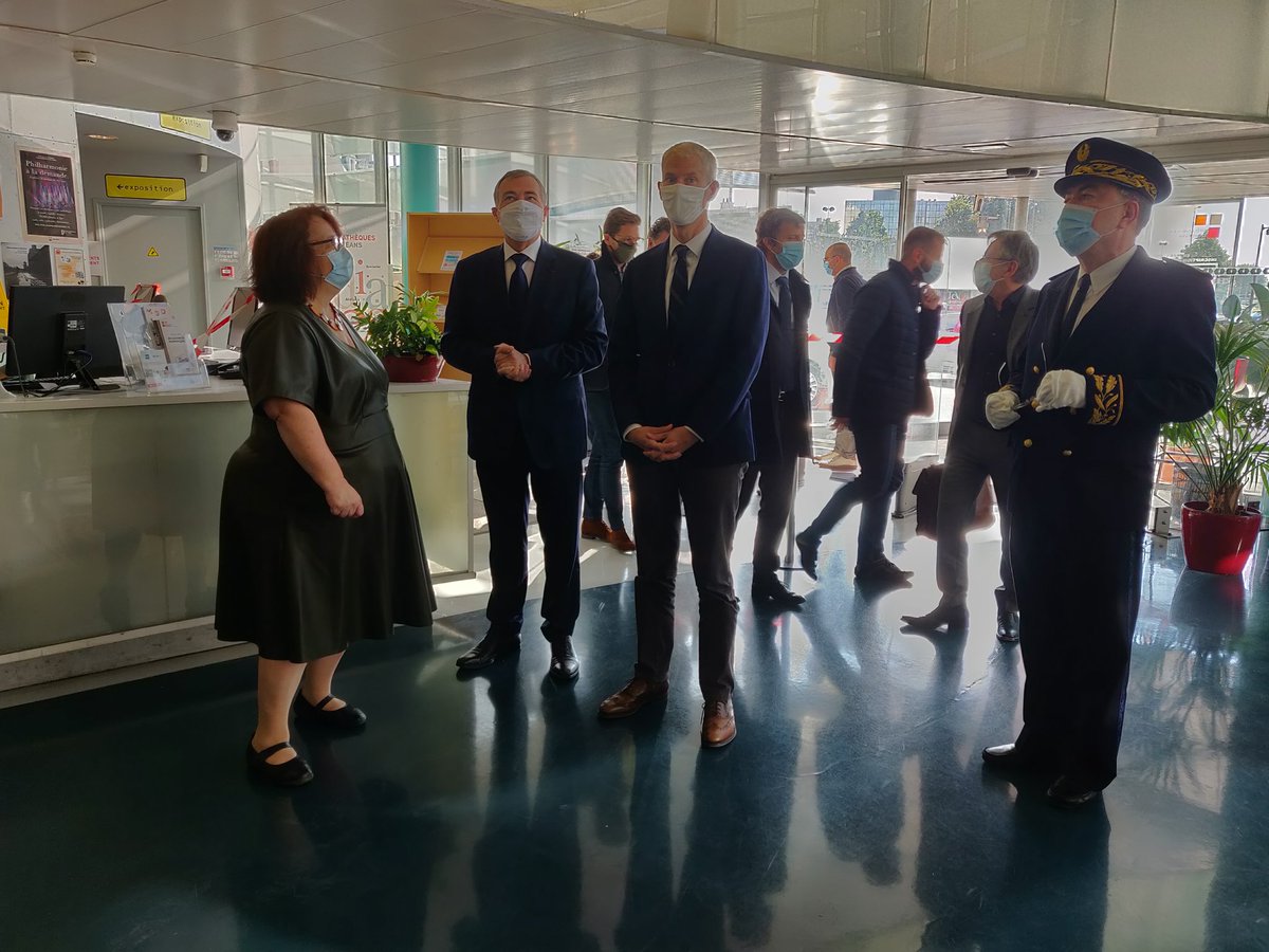 Très fier qu'Orleans ait été choisie par  <a href="/franckriester/">Franck Riester</a>, Ministre de la #Culture, pour évoquer le deconfinement progressif mais urgent du secteur. Un vrai plaisir de le recevoir à la Médiathèque Gambetta qui met en place un service de réservations à la demande. Bravo aux équipes