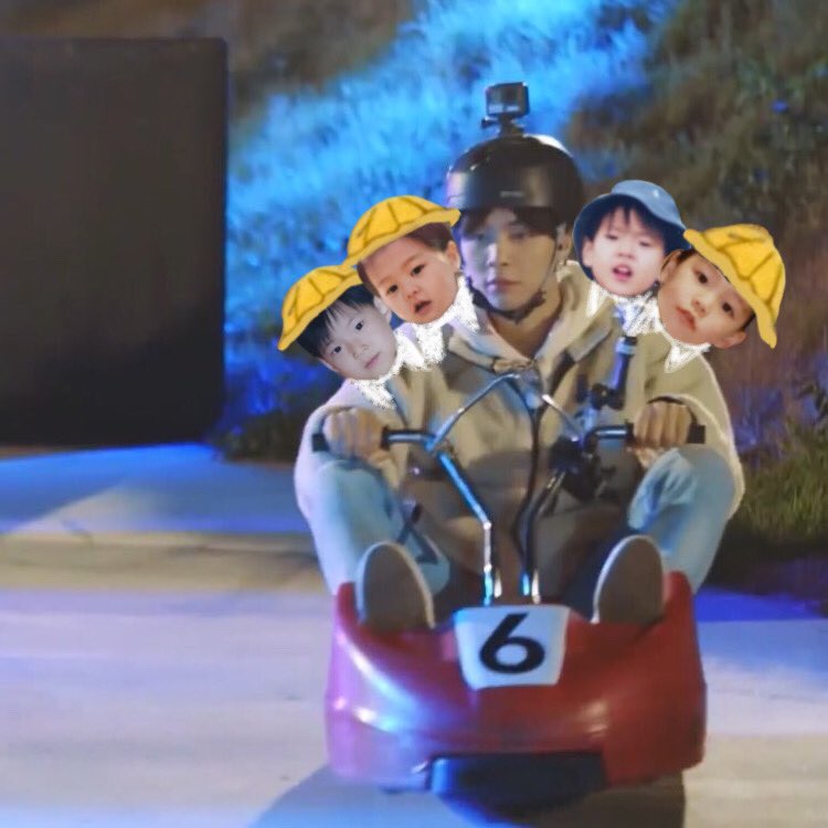 วันที่ลาป่วยเพราะไม่อยากเรียนฟิสิกส์:

จอน ไปรับน้องที่โรงเรียนให้แม่หน่อย