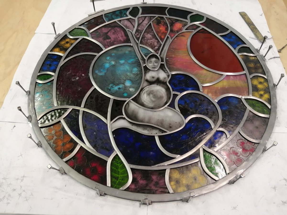 Chris has been back in the studio, leading up our beautiful lady!
He'll be soldering and cementing later which means we'll get our first glimpse.... can't wait!!

#madeinllandysul #stainedglasswales #stainedglassceredigion #commission