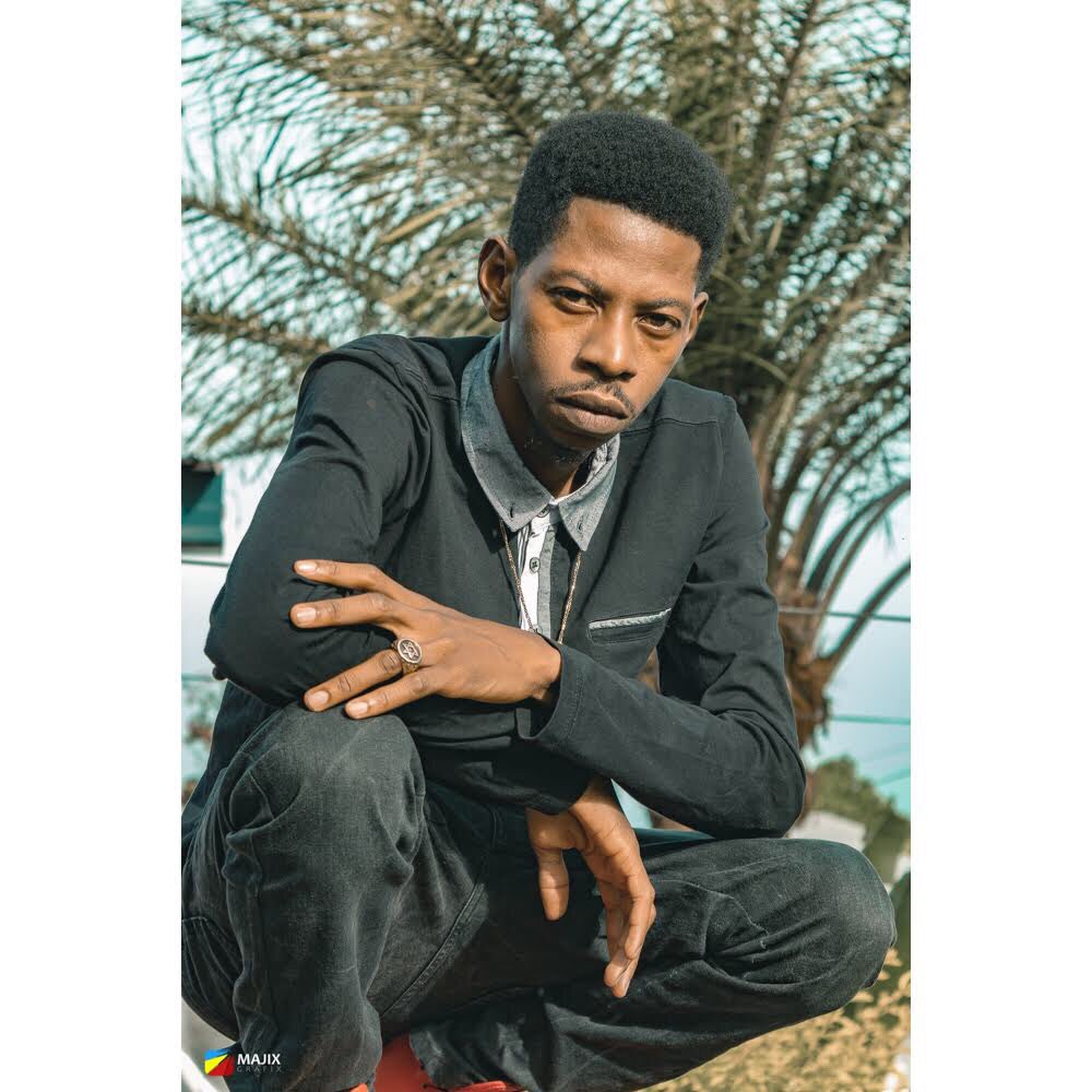 simarapz's tweet photo. Bury head inside hussle #wakaman
https://t.co/W8pYclpC4P https://t.co/nDlrNDne96