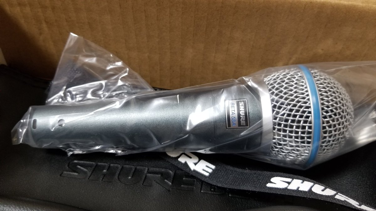 _Aoituki_'s tweet photo. 5日遅れだけど 嫁さんから
誕生日プレゼント🎤頂きました!
SHURE ダイナミック マイク
BETA58A-X \(^0^)/ヤッター♪
#SHURE
#BETA58AX https://t.co/I9l9x8duV2