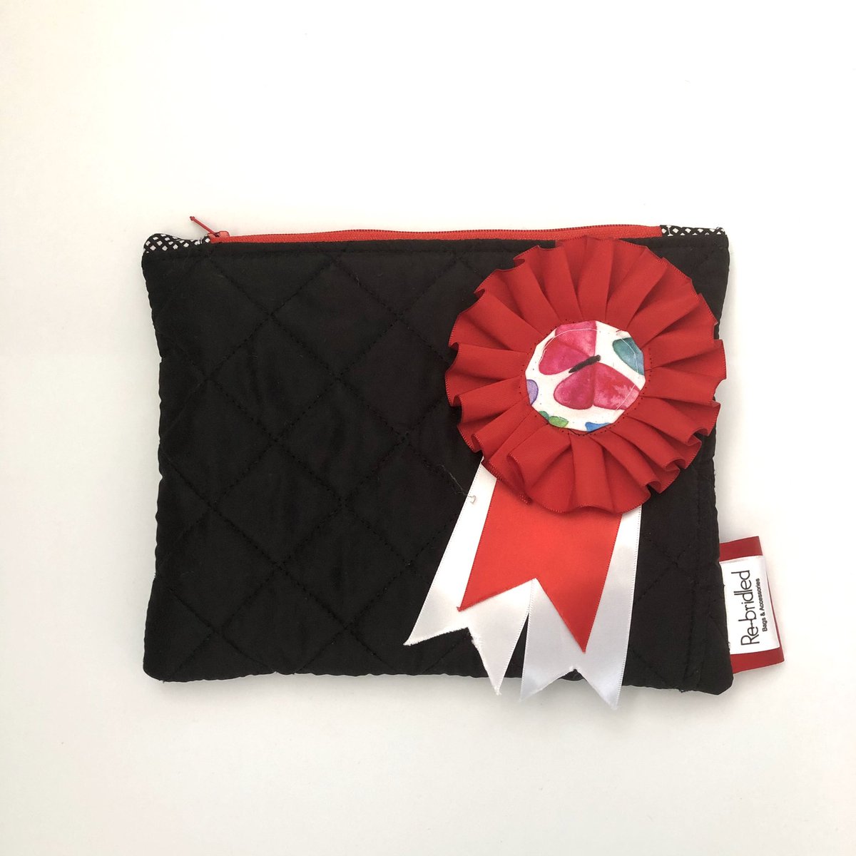 Rebridled's tweet photo. Cute little black pouch with a genuine winning rosette attached
Only £20 free postage
https://t.co/7z4060Lb9G
#horses #equestrian #Countryside #equestrianchic #horsechat #StayAtHome #shopuk #equestrianuk #countryfashion #countryliving https://t.co/Tqa8rVk2XR