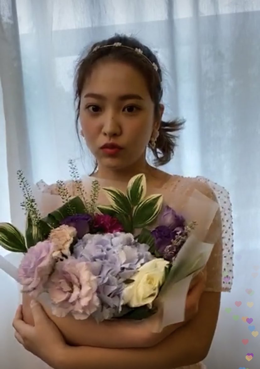 reveluvForever5's tweet photo. @RVsmtown Yeri is so precious I can’t wait for her very own show! #YERI #RedVelvet #REDVELVETWORLDDOMINATION https://t.co/7ZdOmUremJ