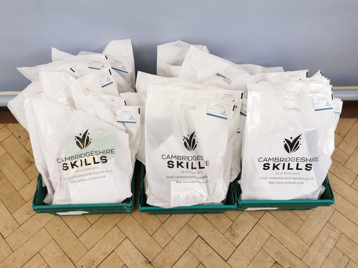 CambsSkills's tweet photo. Our team made over 170 craft packs on Wednesday for the community! These packs are full of materials that will soon be ready for distribution to those that could use the support most. A job well done! Thank you to all who have donated so far. #craftpacks #getcraft #cambsskills https://t.co/2e4RazIlAq