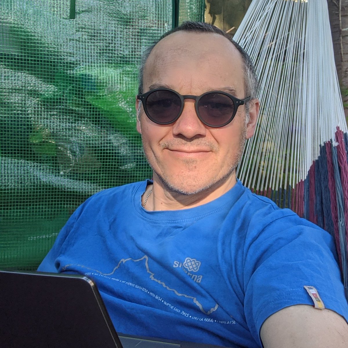MarkWilson224's tweet photo. @HaydenDavidhrd @SharonGChiara @Brendan_Learn @LnDConnect love the buzz of the office, but a hammock and green space make for a great working space @HaydenDavidhrd @SharonGChiara @Brendan_Learn @LnDConnect #ldinsight https://t.co/HifUw6XrBN