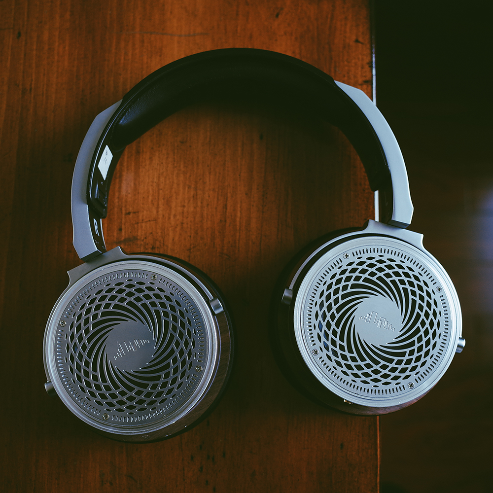 BgvpJapan's tweet photo. HarmonicDyne Helios オーペン型HIFIヘッドホンが登場！

バランスドケーブル
高品質な超軽量の材料
柔らかいイヤーマフ
16ohmsのインピーダンス
https://t.co/IsqcCjrlYF
RTとフォロお願い～拡散希望
＃Helios　＃ヘッドホン��＃オーペン型　＃低インピーダンス　＃駆動易い https://t.co/cpklxaQfH0