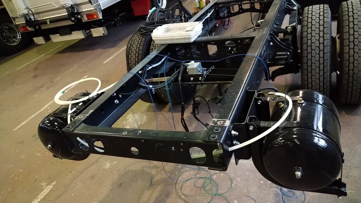 O Xrhsths きむさん Sto Twitter キシューンバルブや アメリカの消防車みたくエアーホーンをバーバー鳴らす為のエアタンク増設 違う O Xrhsths きむさん Sto Twitter キシューンバルブや アメリカの消防車みたくエアーホーンをバーバー鳴らす為のエアタンク増設 違う