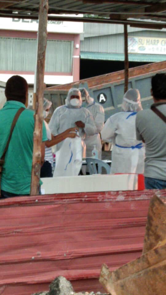 UPKZU1's tweet photo. Seramai 71 orang yang menjalani COVID-19 swab test (pekerja tempatan dan pekerja warga asing)
@MOWorks @CawJalanJKR @Zulakmal8 @PetraJayaMP @RuslanAbdAziz @CIDBMALAYSIA @JKRMalaysia https://t.co/FXvdjYqtuM