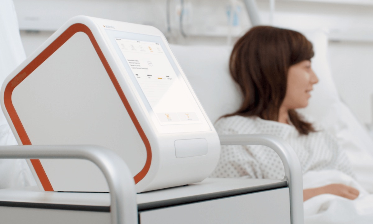 SwissEmbassyUK's tweet photo. The #SwissTech company @Abionic_EN has created a test that can identify a risk of sepsis up to 72 hours earlier than is standard - a vital tool in the fight against #COVID19 related sepsis complications.
https://t.co/5faV57oLQi
#SwissTechL39 https://t.co/DPw1R7TvPO