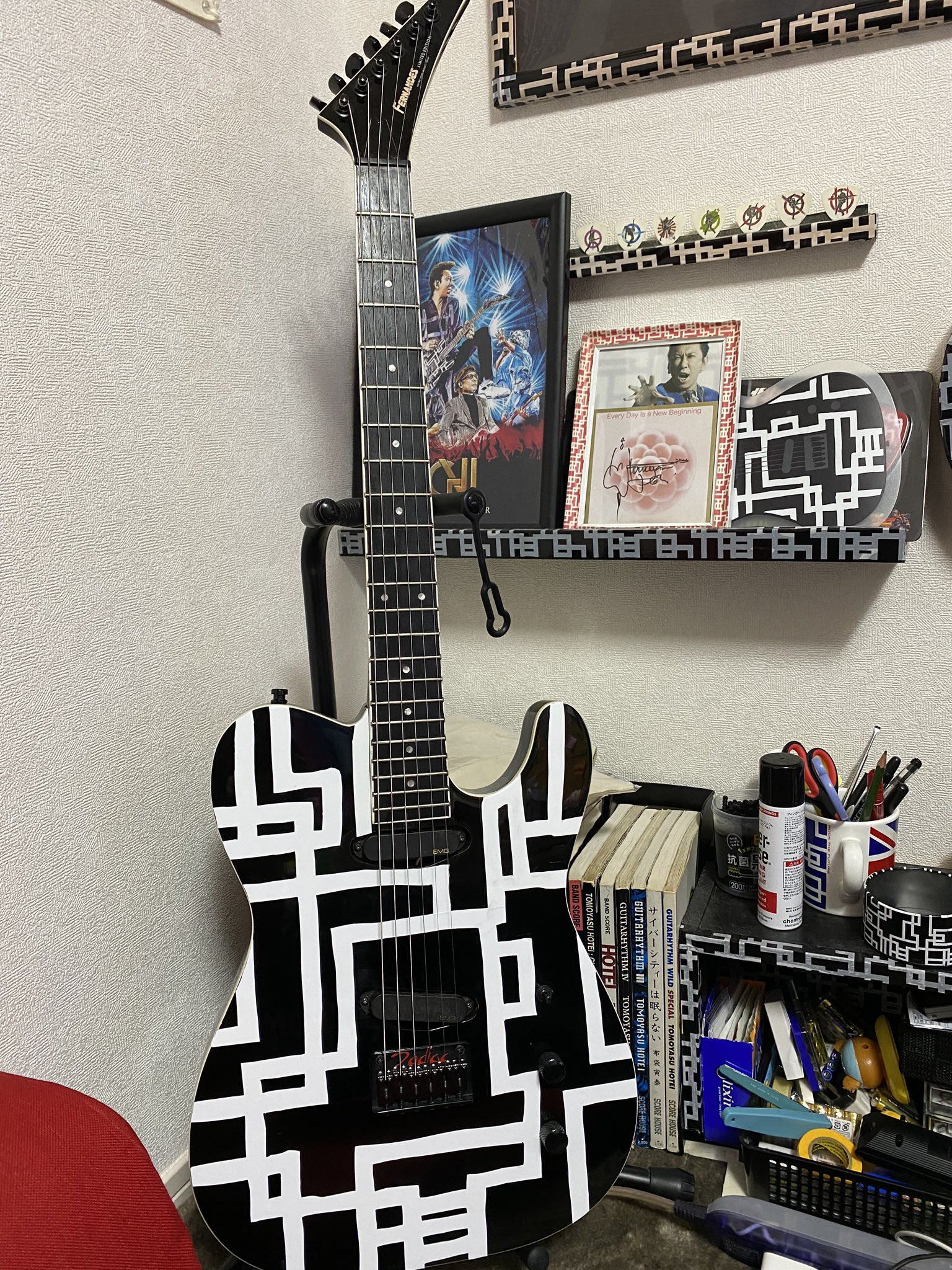 パンサー４５０ うん やっぱり今日も ギター弾こう O 布袋寅泰 布袋モデル パンサー450 G柄 カッティングシート T Co Xyqhwn0z7p Twitter