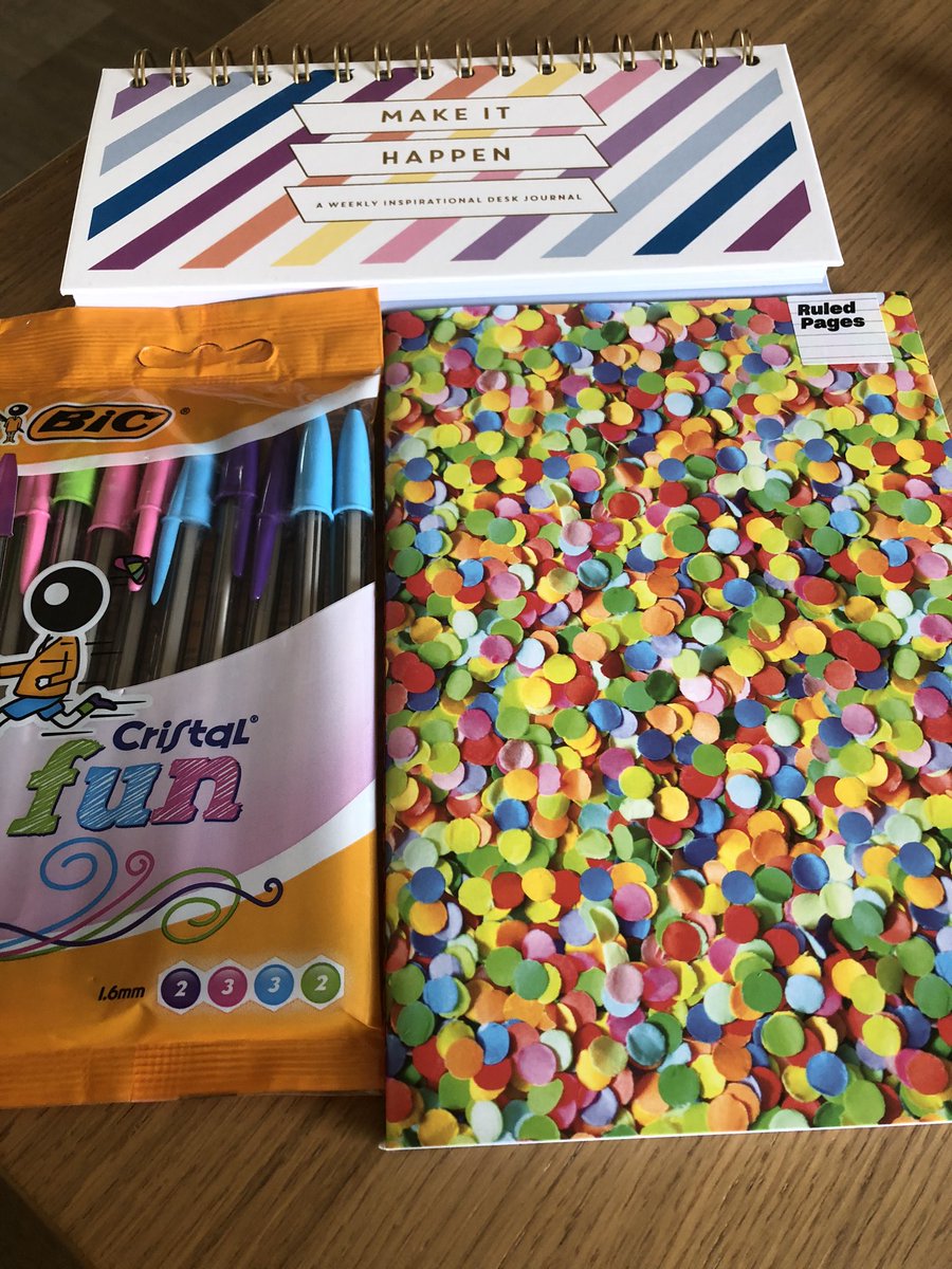 Thought I would do a colourful stationery giveaway 😀 Like, retweet and follow to be in with a chance of winning. I will pick a winner at random on Sunday evening. 🎉🤞🏼