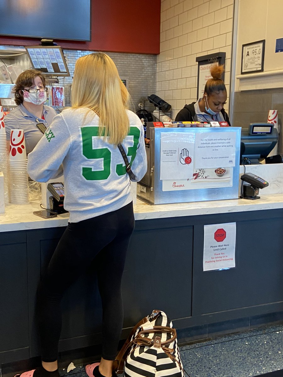 RetailEye's tweet photo. @ChickfilA enforce proper mask wearing of your employees for their safety and ours. Over 35 people in line just while I waited that’s a whole lot of contact for your workers @CLTAirport https://t.co/kZOVBL23iv