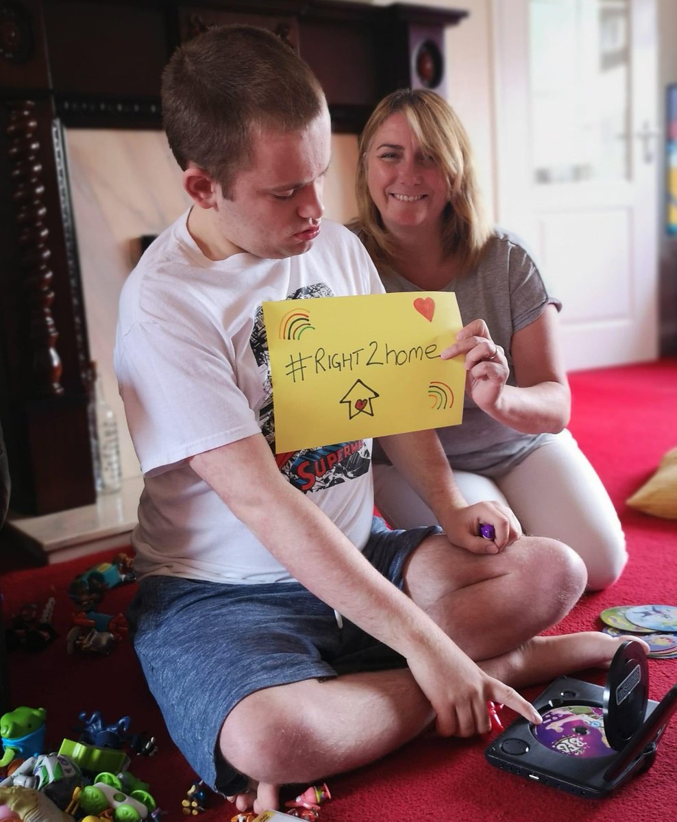 7daysofaction7's tweet photo. My friend Helen and her son. Just beautiful. Love love. ❤️❤️❤️🙏🙏. Thank you Helen. @right2homeUK #Right2Home #right2BeFree #Right2Live #Right2Family @StrippedOf #StayHome https://t.co/gvRSxbBIxQ