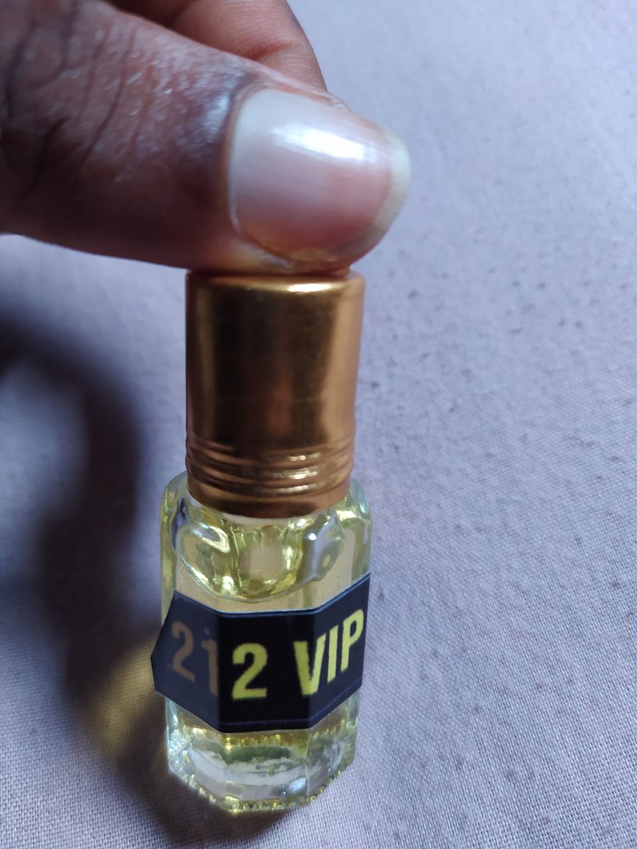 OyindamolaC's tweet photo. Perfume is like a new dress, it makes you quite simply marvelous... What are you waiting for, get a nice fragrance Perfume oil for yourself as they last very much longer...
#yourno1bestperfumeoilplug
#perfumeoil
#12ml
#dmtoplaceorder https://t.co/cl8DRLBA92