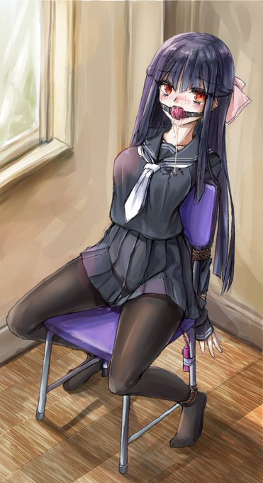 ストッキングというよりタイツだけど()

#ストッキングの日 