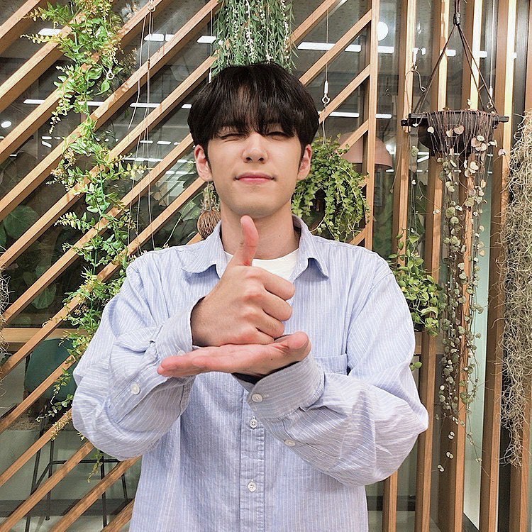 peachahgase's tweet photo. Wonpil accepted Jinyoung's invitation to do the frontliner support challenge. Wonpil tagged his bandmates, YoungK and Dowoon. 😍💕

#Jinyoung #박진영 #JJP #JJProject #GOT7 #갓세븐 @GOT7Official https://t.co/i2lFKUfsM3